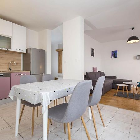 Apartman Sesna Bol Exterior foto