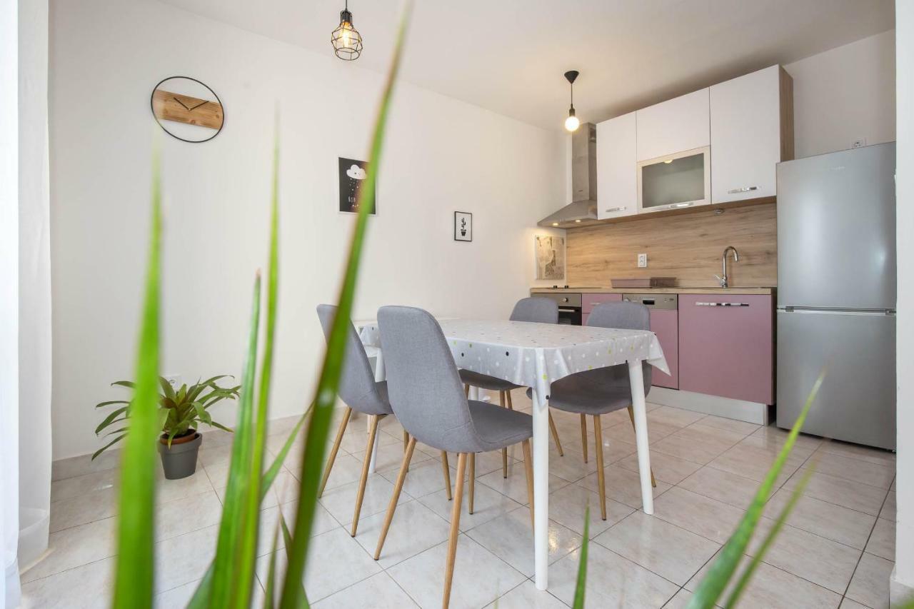 Apartman Sesna Bol Exterior foto